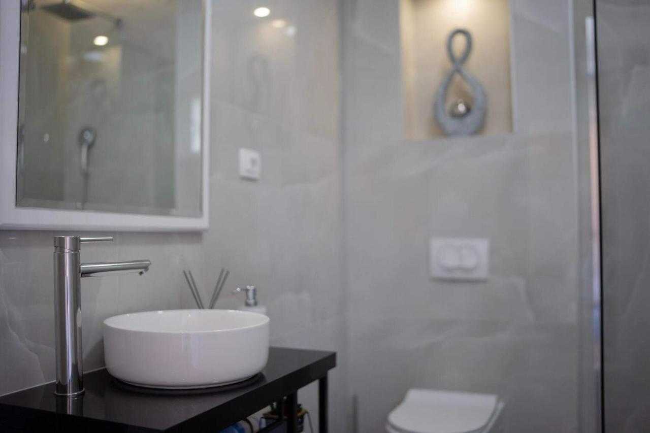 מוסטר Apartment Romansa מראה חיצוני תמונה